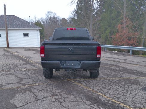 Used 2018 RAM 1500 ST image 3