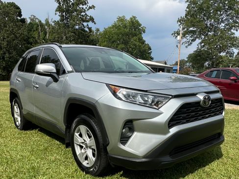 Used 2021 Toyota RAV4 XLE image 6