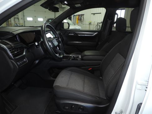 Used 2025 GMC Acadia Elevation image 32