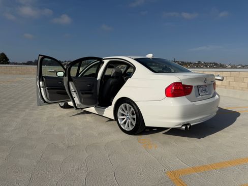 Used 2011 BMW 328i Sedan RWD image 22
