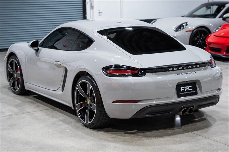 Used 2019 Porsche 718 Cayman S RWD image 4