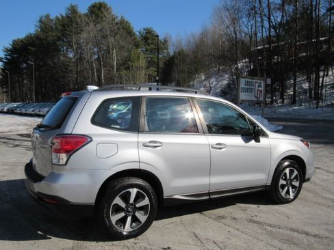Used 2018 Subaru Forester 2.5i Premium image 11