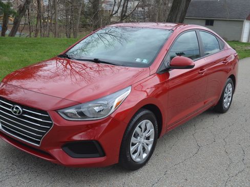 Used 2022 Hyundai Accent SE image 2