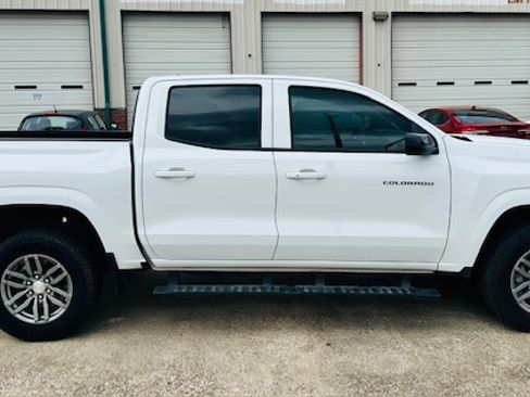 Used 2025 Chevrolet Colorado image 6