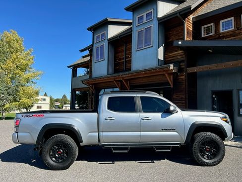 Used 2022 Toyota Tacoma TRD Off-Road image 4