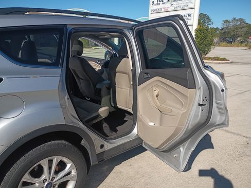 Used 2018 Ford Escape SE image 7
