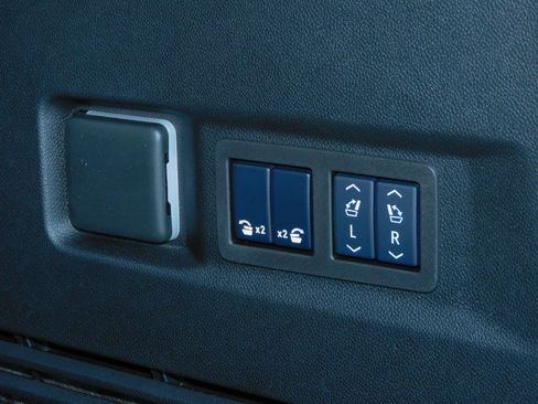 Used 2025 Chevrolet Tahoe Z71 image 26