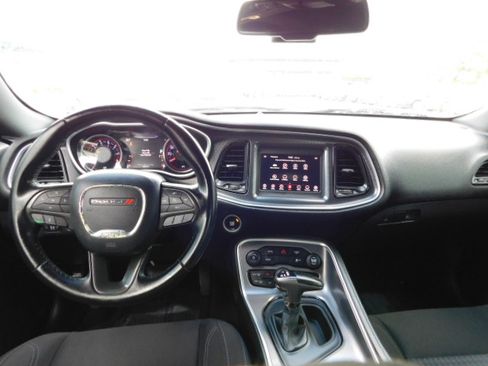 Used 2019 Dodge Challenger SXT image 12