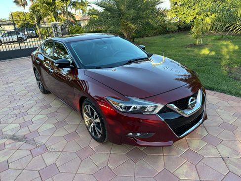 Used 2016 Nissan Maxima SR FWD image 3