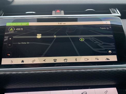 Used 2018 Land Rover Range Rover Velar S image 13