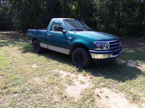 Used 1998 Ford F150 XL image 1