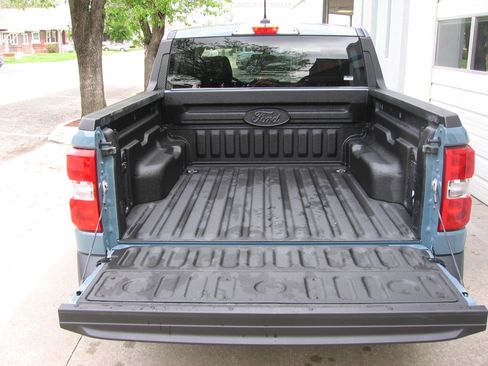 Used 2022 Ford Maverick XLT FWD image 5