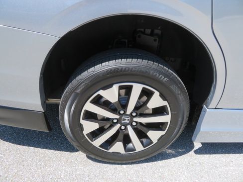 Used 2026 Honda Odyssey EX-L image 17