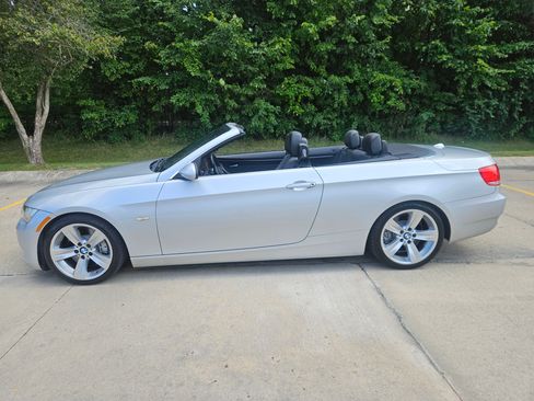 Used 2009 BMW 335i Convertible RWD image 2
