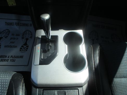 Used 2012 Toyota Camry SE image 7