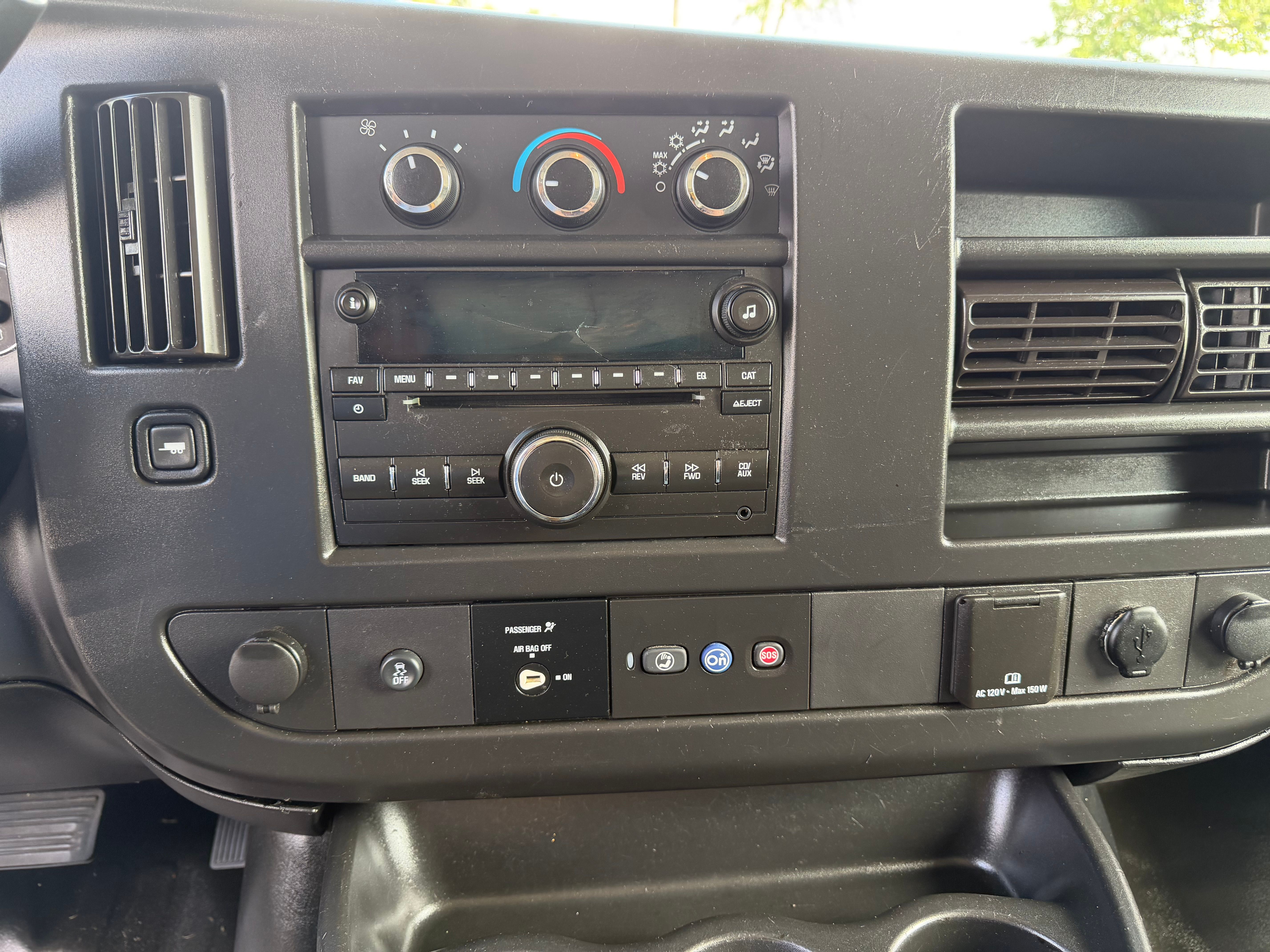 Used 2019 Chevrolet Express 3500 UNAVAIL RWD image 16