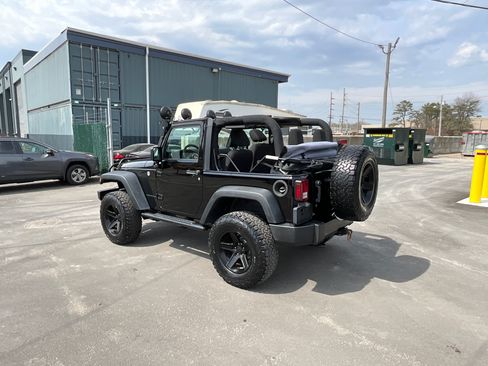 Used 2016 Jeep Wrangler Sport image 7