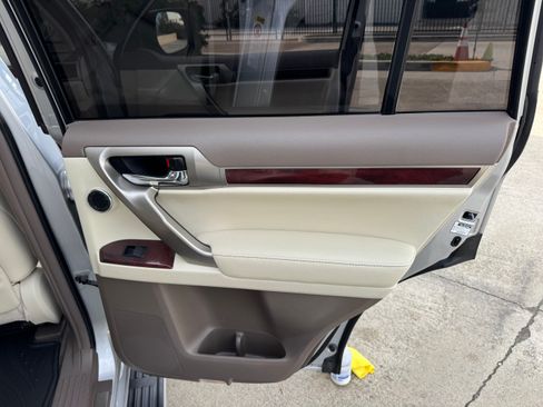 Used 2012 Lexus GX 460 Premium image 24