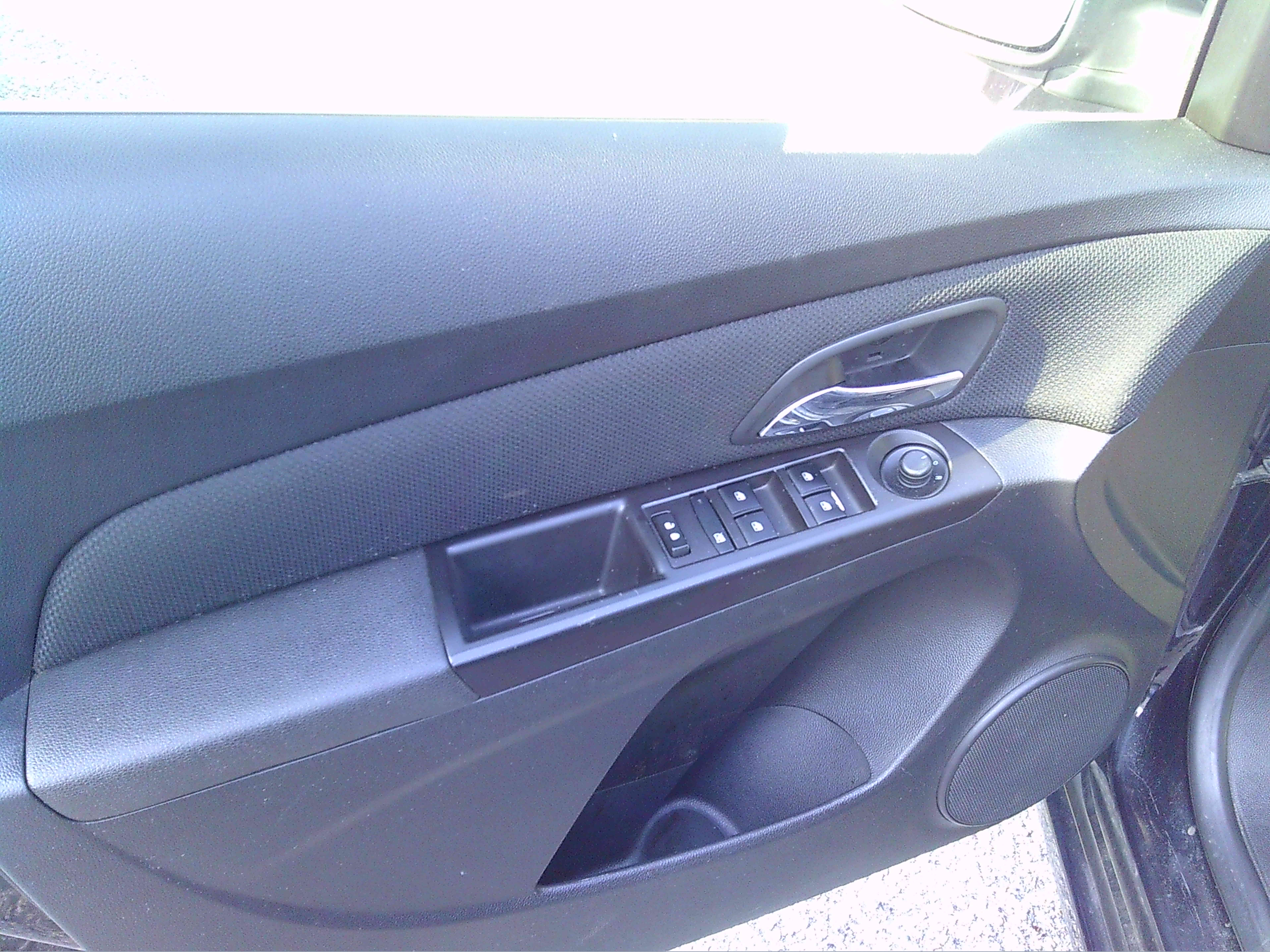 Used 2015 Chevrolet Cruze LT FWD image 9