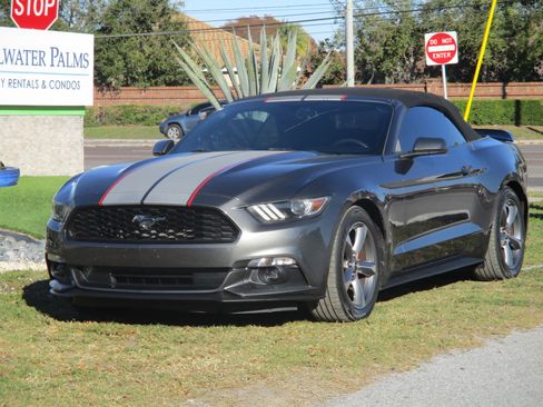 Used 2015 Ford Mustang Convertible RWD image 1