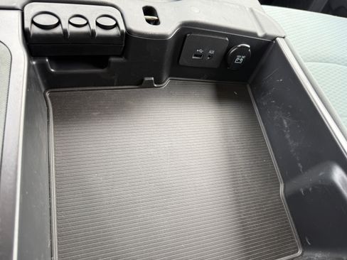 Used 2017 RAM 1500 4x4 Regular Cab Tradesman image 15