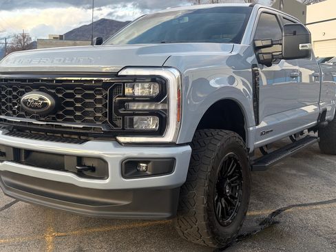 Used 2025 Ford F350 Lariat image 1