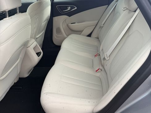 Used 2016 Chrysler 200 Limited image 16