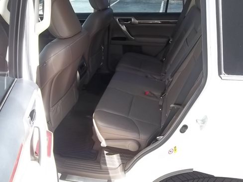 Used 2017 Lexus GX 460 Premium image 25