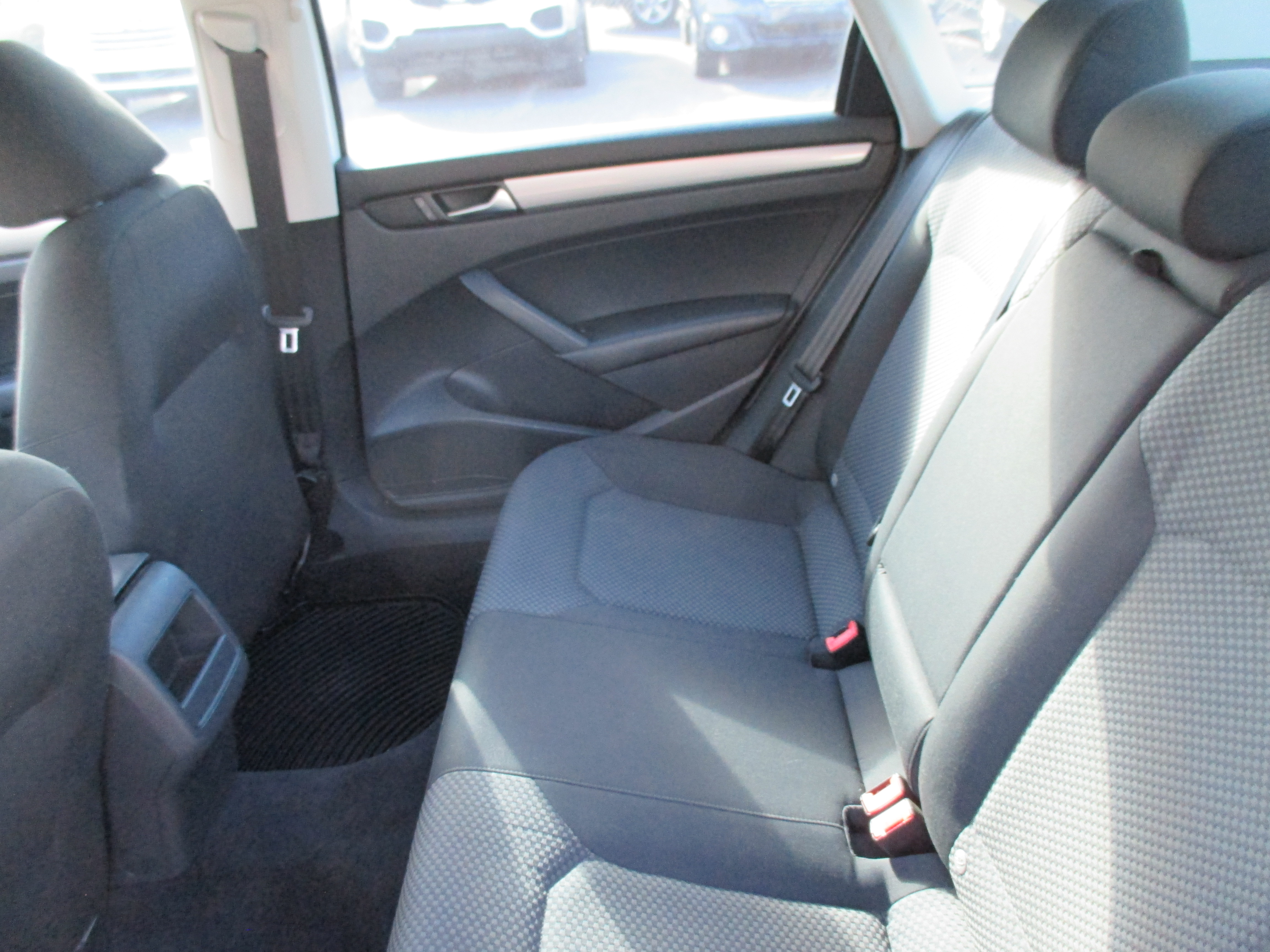 Used 2012 Volkswagen Passat 2.5 SE FWD image 8