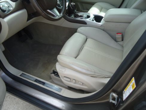 Used 2012 Cadillac SRX AWD Performance image 5