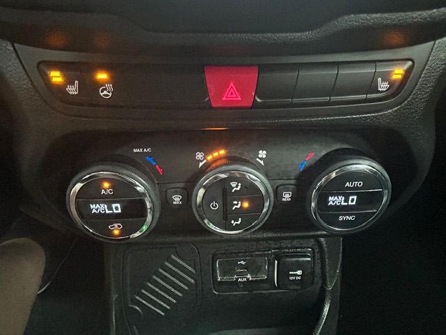 Used 2017 Jeep Renegade FWD Limited image 15