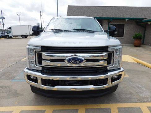 Used 2019 Ford F250 4x4 Crew Cab Super Duty image 3