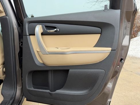 Used 2011 GMC Acadia SLT image 15