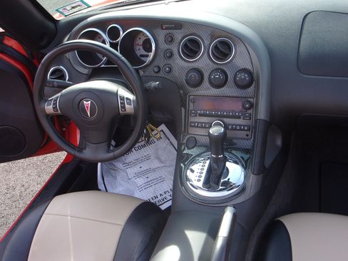 Used 2009 Pontiac Solstice image 22