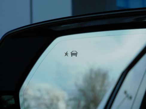 Used 2025 GMC Yukon Denali image 36