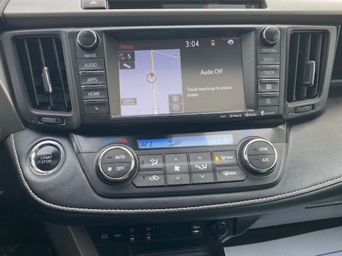 Used 2016 Toyota RAV4 Limited image 19