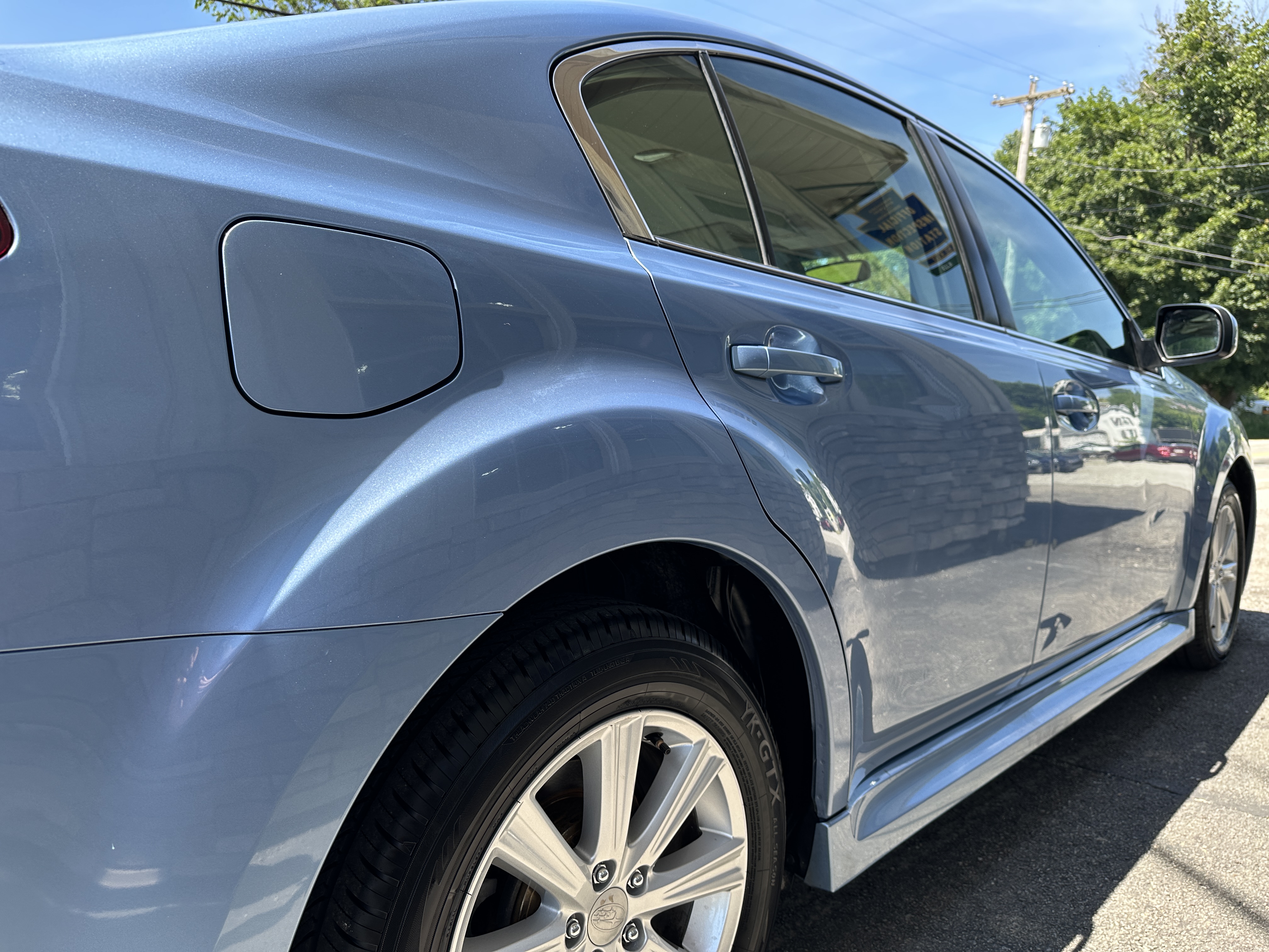 Used 2010 Subaru Legacy 2.5i Premium AWD/4WD image 6