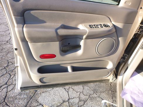 Used 2003 Dodge Ram 2500 Truck SLT image 12