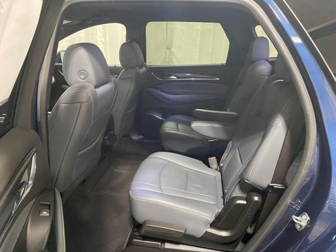 Used 2023 Buick Enclave FWD Essence image 19
