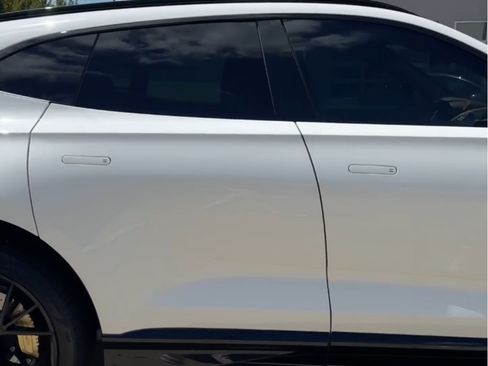 Used 2024 Aston Martin DBX 707 image 12