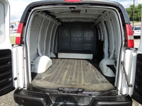Used 2014 Chevrolet Express 2500 UNAVAIL RWD image 9