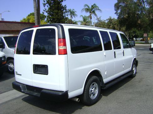 Used 2008 Chevrolet Express 1500 image 6