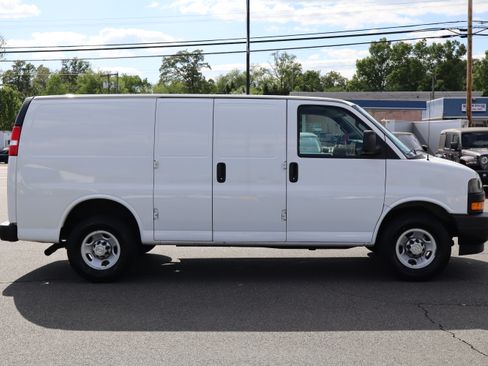 Used 2021 Chevrolet Express 2500 UNAVAIL RWD image 8