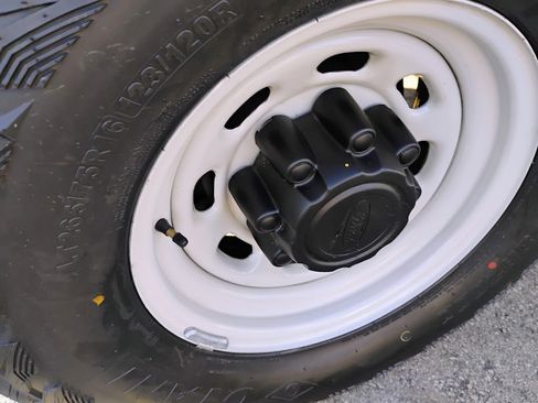 Used 2001 Ford F350 XL RWD image 9