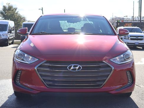 Used 2017 Hyundai Elantra Limited image 3