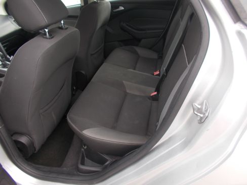 Used 2014 Ford Focus SE Sedan FWD image 9
