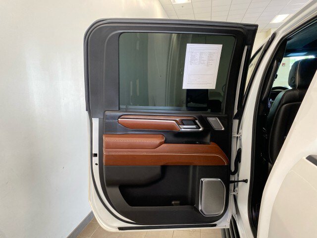 Used 2024 GMC Sierra 3500 Denali Ultimate AWD/4WD image 9