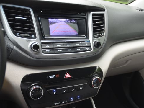 Used 2017 Hyundai Tucson AWD SE image 16