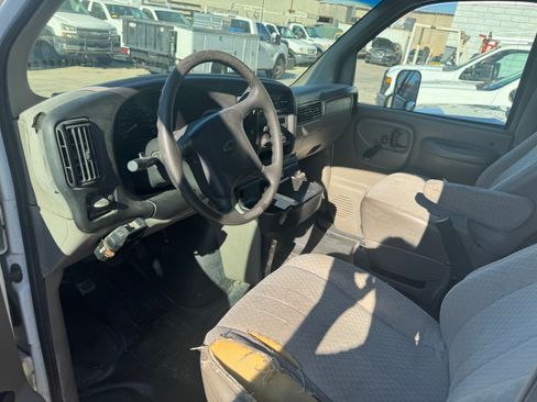 Used 2001 Chevrolet Express 3500 image 5