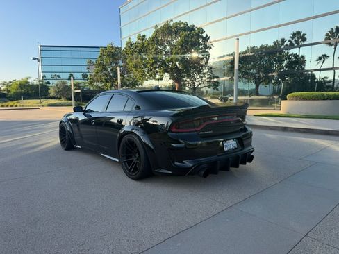 Used 2019 Dodge Charger SRT Hellcat RWD image 3